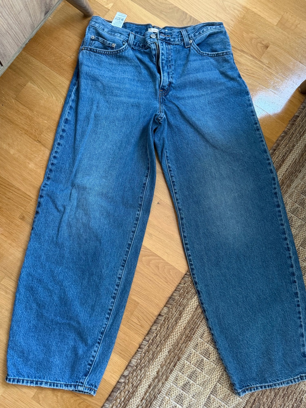 Levi's Light Blue Denim Jeans with Gold Stitching
